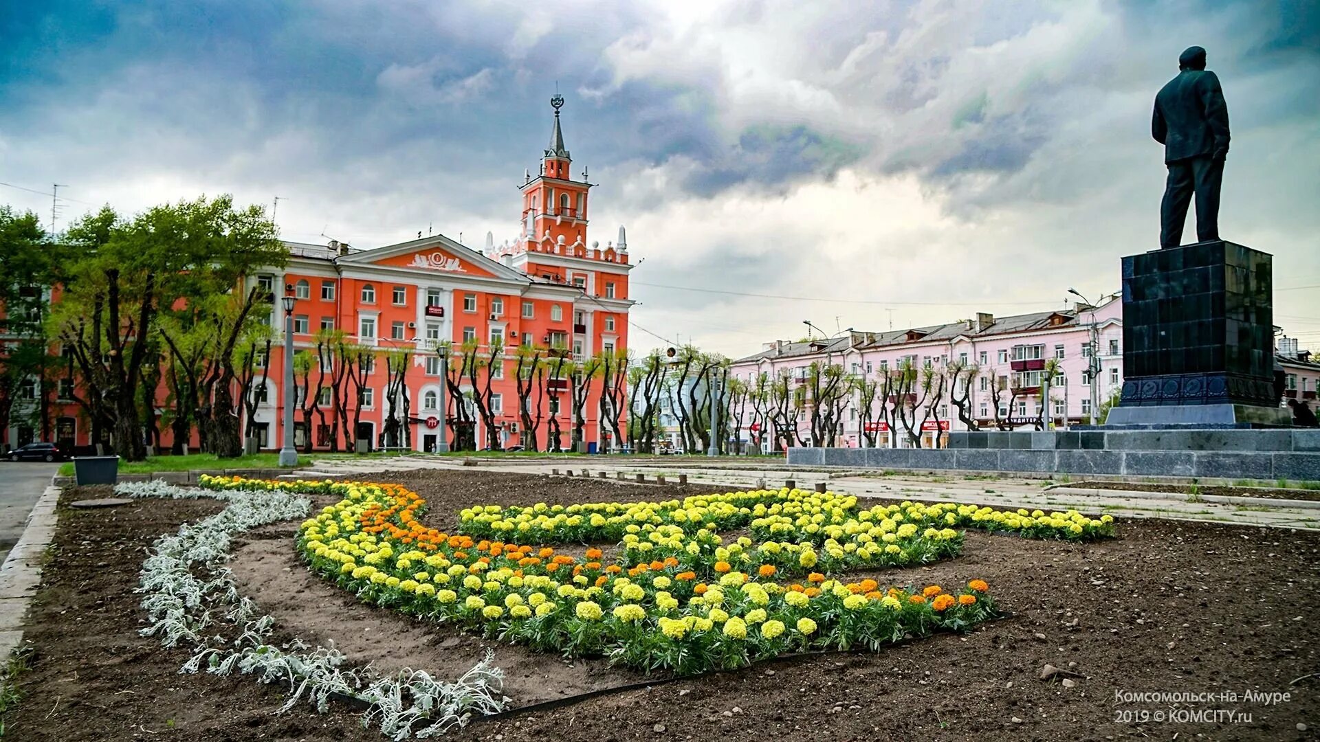 Комсомольск какой край. Площадь Ленина Комсомольск-на-Амуре. Площадь Ленина Комсомольск. Площадь города Комсомольск на Амуре. Площадь Ленина Комсомольск-на-Амуре Ленина.