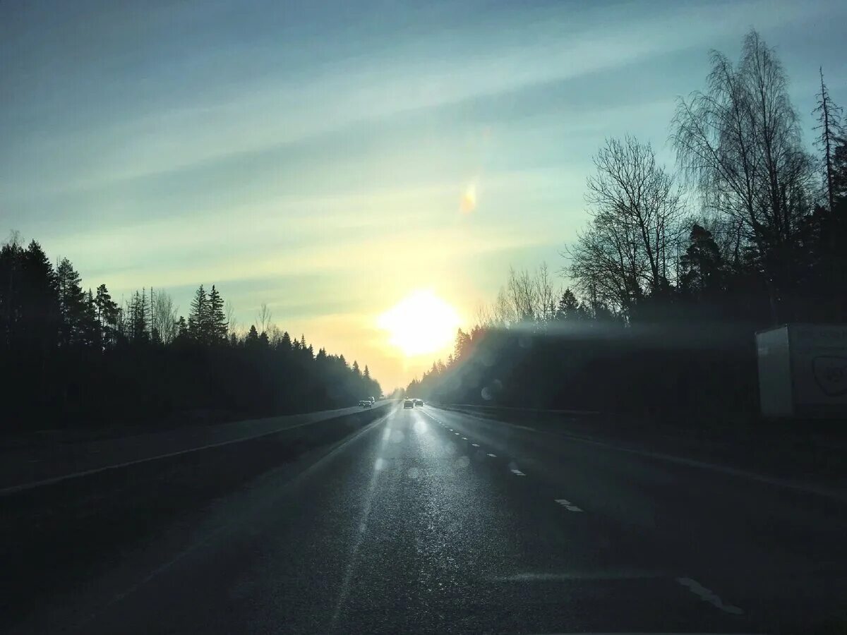 Дорога домой слушать. По дороге домой. Дорога домой руслан. Дорога домой слушать. Дороги домой.