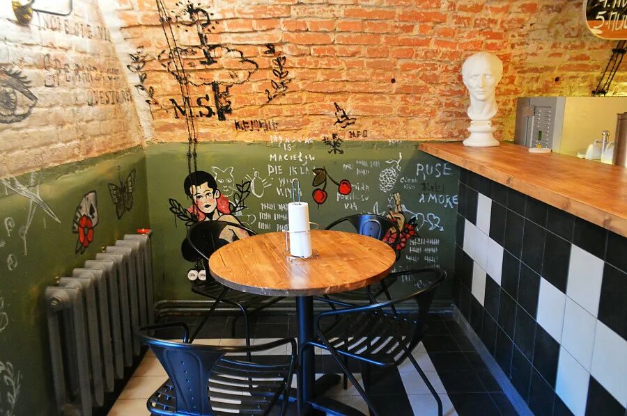 Каморра пицца ковенский. Pizza e birra. Ковенский переулок пиццерия. Camorra пицца. Ковенский, 14.