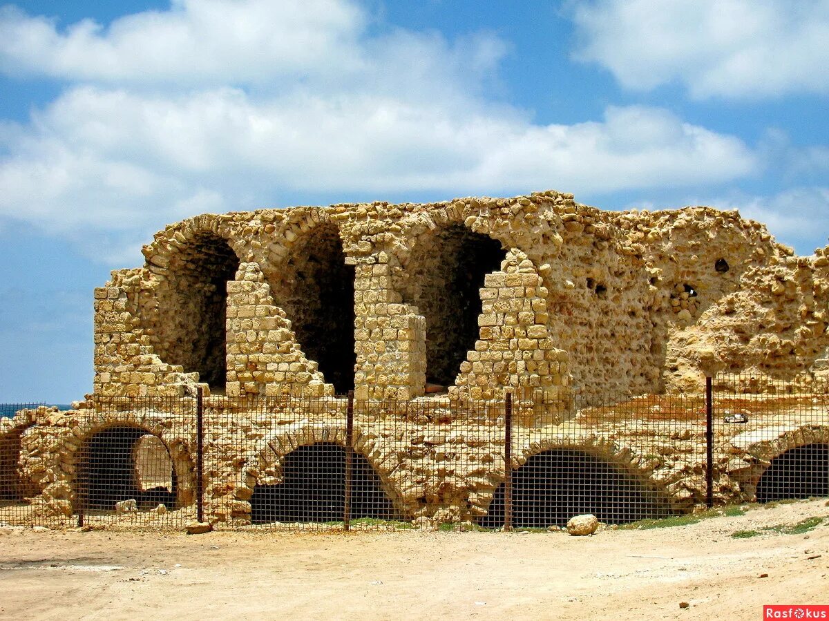 Здание караван сарай оренбург. Караван-сарай белеули. Караван сарай оренбург 19 век. Мечеть караван-сарай в оренбурге. Караван-сарай султана хафсы.