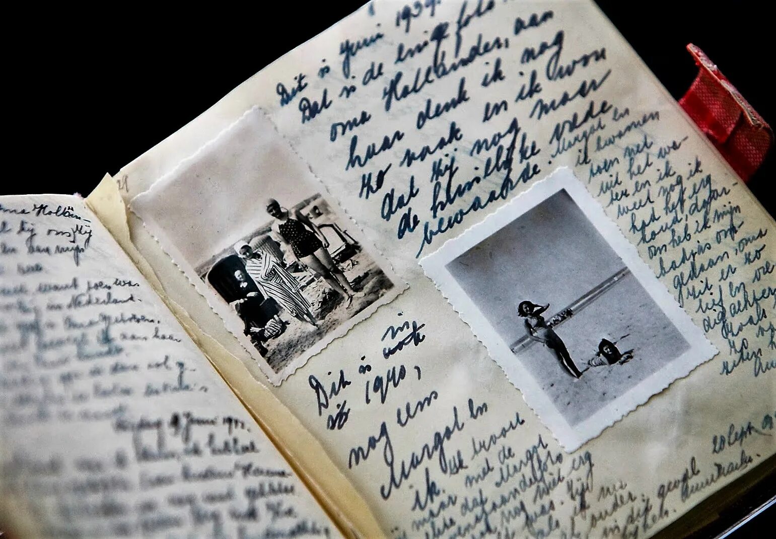 Книга ее дневник. Дневник Анны Франк оригинал. Дневник Анны Франк рукопись. Дневник Анны Франк 1960.
