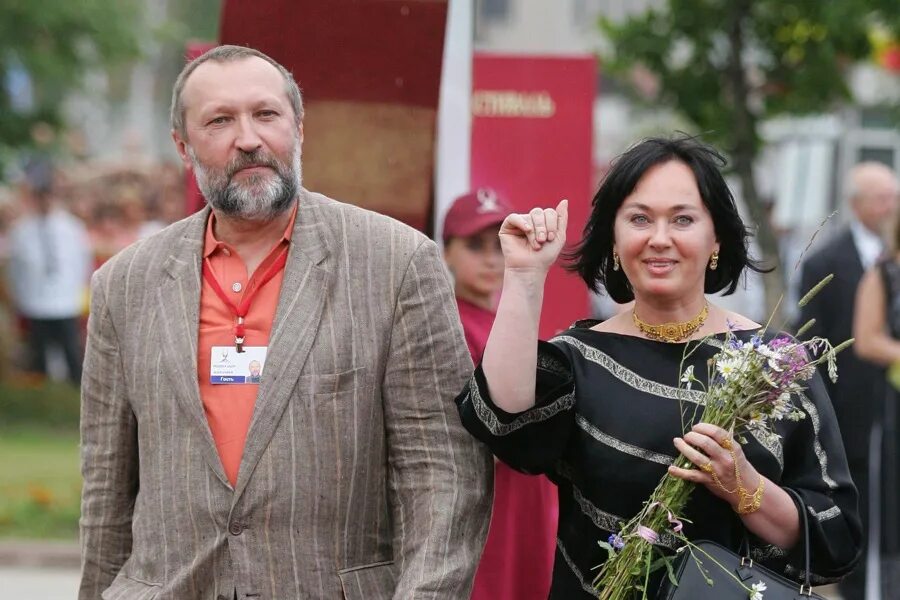 Гузеева сколько раз была замужем. Каха толордава и лариса гузеева. второй муж ларисы гузеевой каха толордава. каха толордава муж гузеевой. мужья ларисы гузеевой каха толордава.