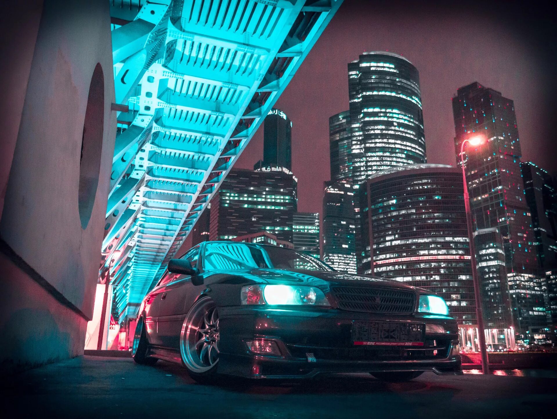 Аватарки москва. Ночной город машина. Машина на фоне города. Машина на фоне ночного города. Машина ночь город.