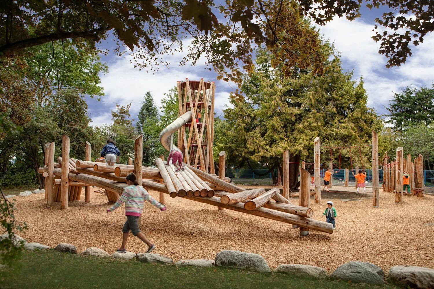 Monstrum в парке горького. Детская площадка в делегатском парке. Kings park kid playground. Парк терра нова ванкувер. Современные игровые площадки.