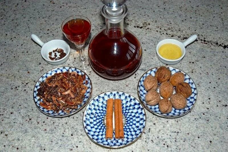 Настойка пряная. Яблочная настойка. Самогон на коре дуба из аптеки. Самогон с корицей. Ореховая настойка.