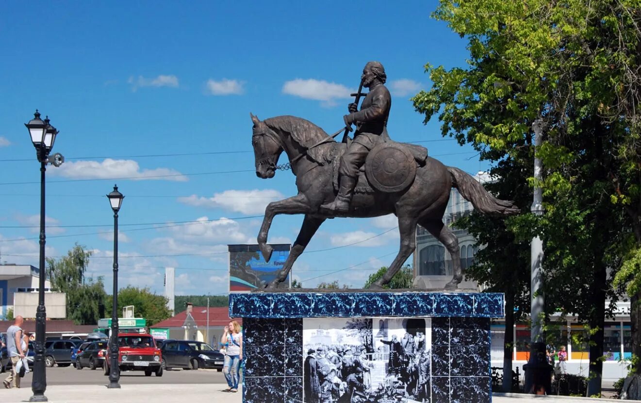 памятник воеводе федору боборыкину кинешма. воевода боборыкин кинешма. воевода боборыкин кинешма. федор боборыкин памятник кинешма. кинешма памятник боборыкину.