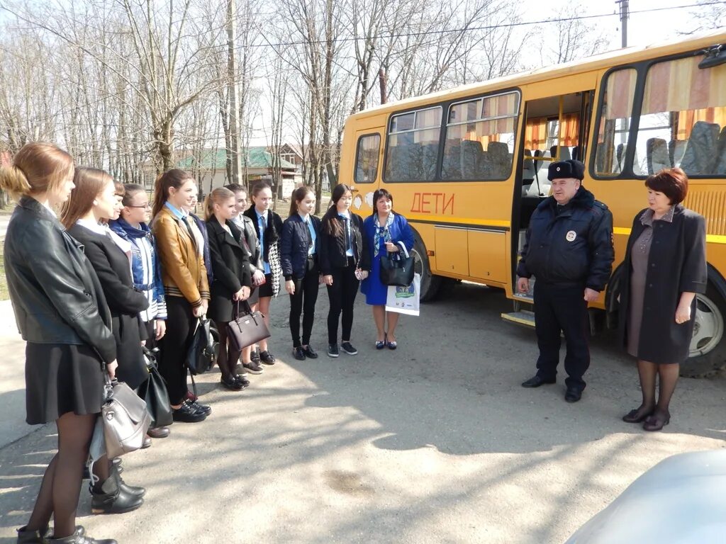 Школьные автобусы в КБР. Автобус Кабардино Балкария. Школьный автобус в Нальчике. Бронированный школьный автобус. Школьный автобус инструктаж