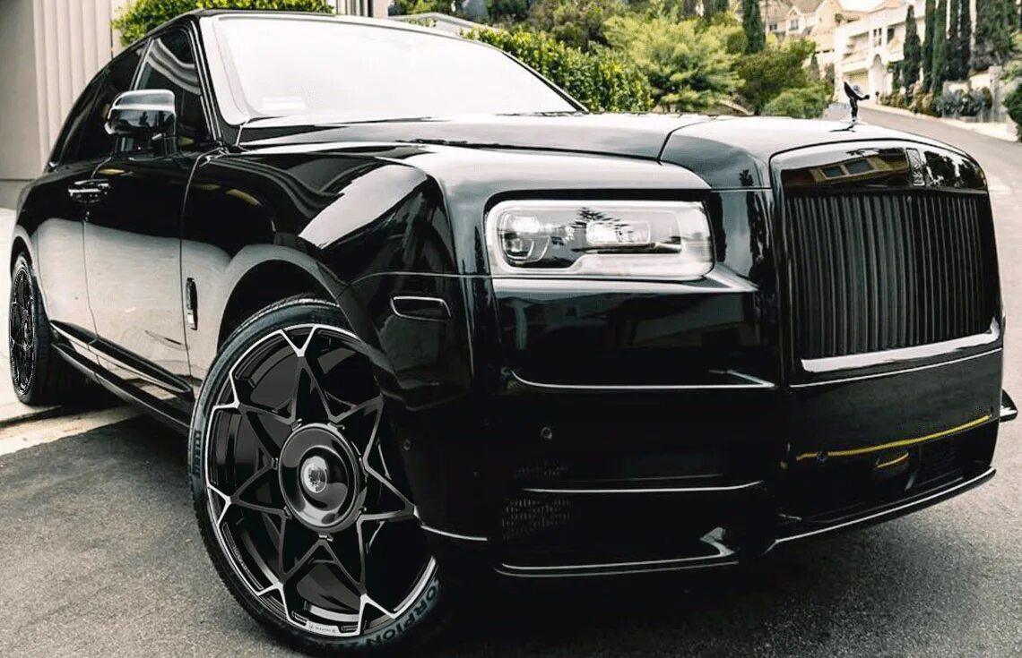 Диски роллс. Роллс Ройс Cullinan. Куллинан Роллс-Ройс Куллинан. Rolls Royce Cullinan Platinum Motorsport. Диски Rolls Royce Cullinan.