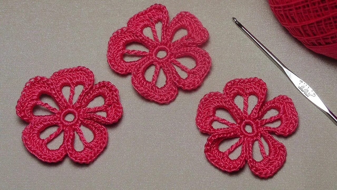 Мастер класс урок вязания. Вязание спицами процесс. Вязание крючком. Мастер класс урок вязания. Вязаные цветы крючком.