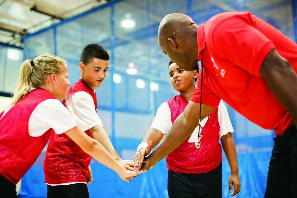 деятельность тренера. спортивные секции для детей. фитнес тренер. тренер и спортсмен. спортивное мастерство тренера.