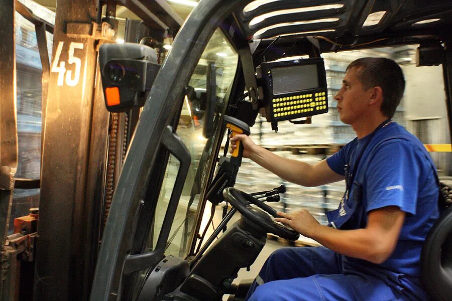 карщик водитель погрузчика вакансии. водитель электропогрузчика/электроштабелера-ричтрака. водитель погрузчика (ричтрак, штабелер). водитель штабелера. погрузчик профессия.