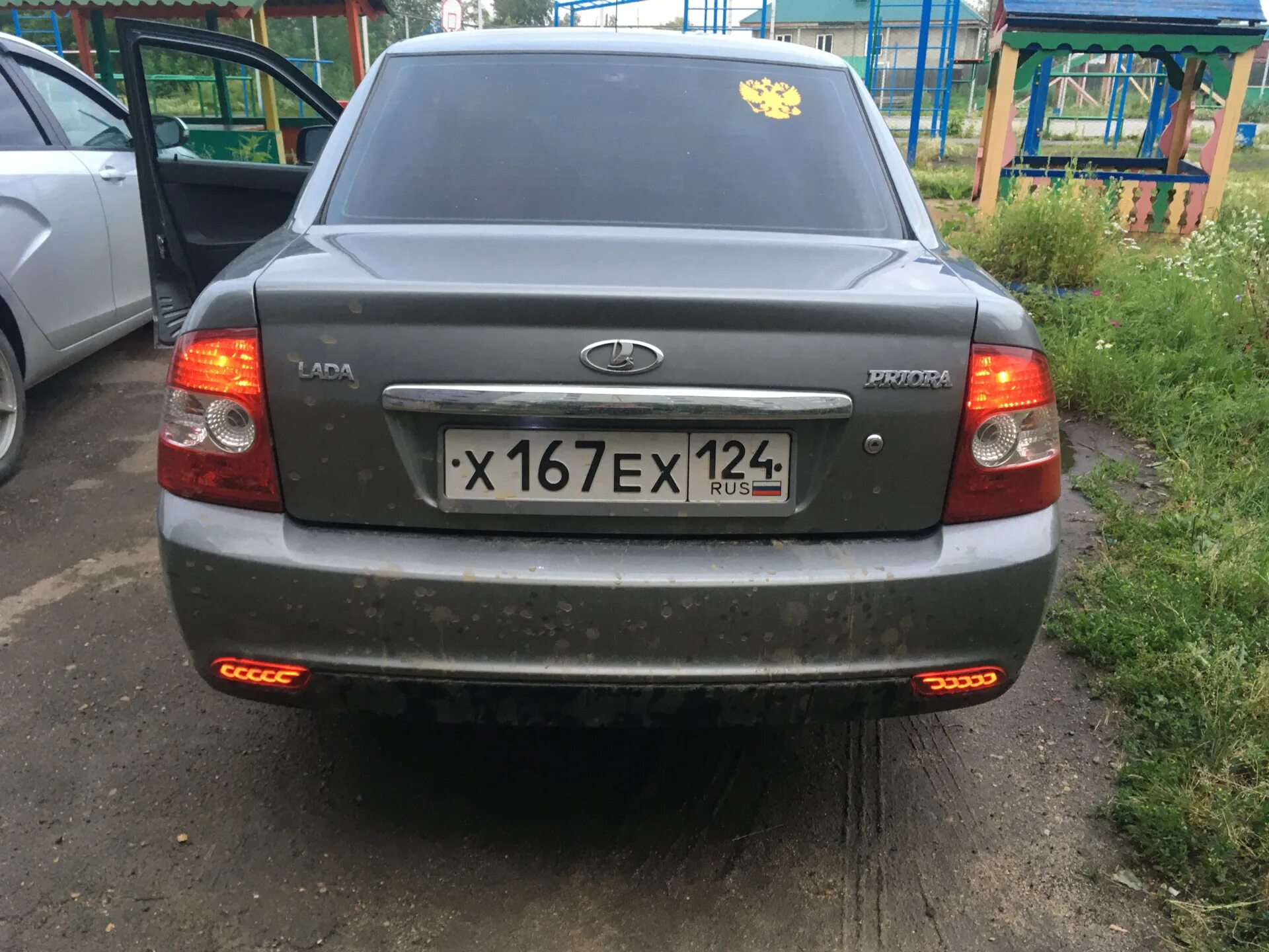 Приора задний не работает. Катафоты приора 2. диодные катафоты приора 2. катафоты приора 1. задний катафот приора 1 седан.