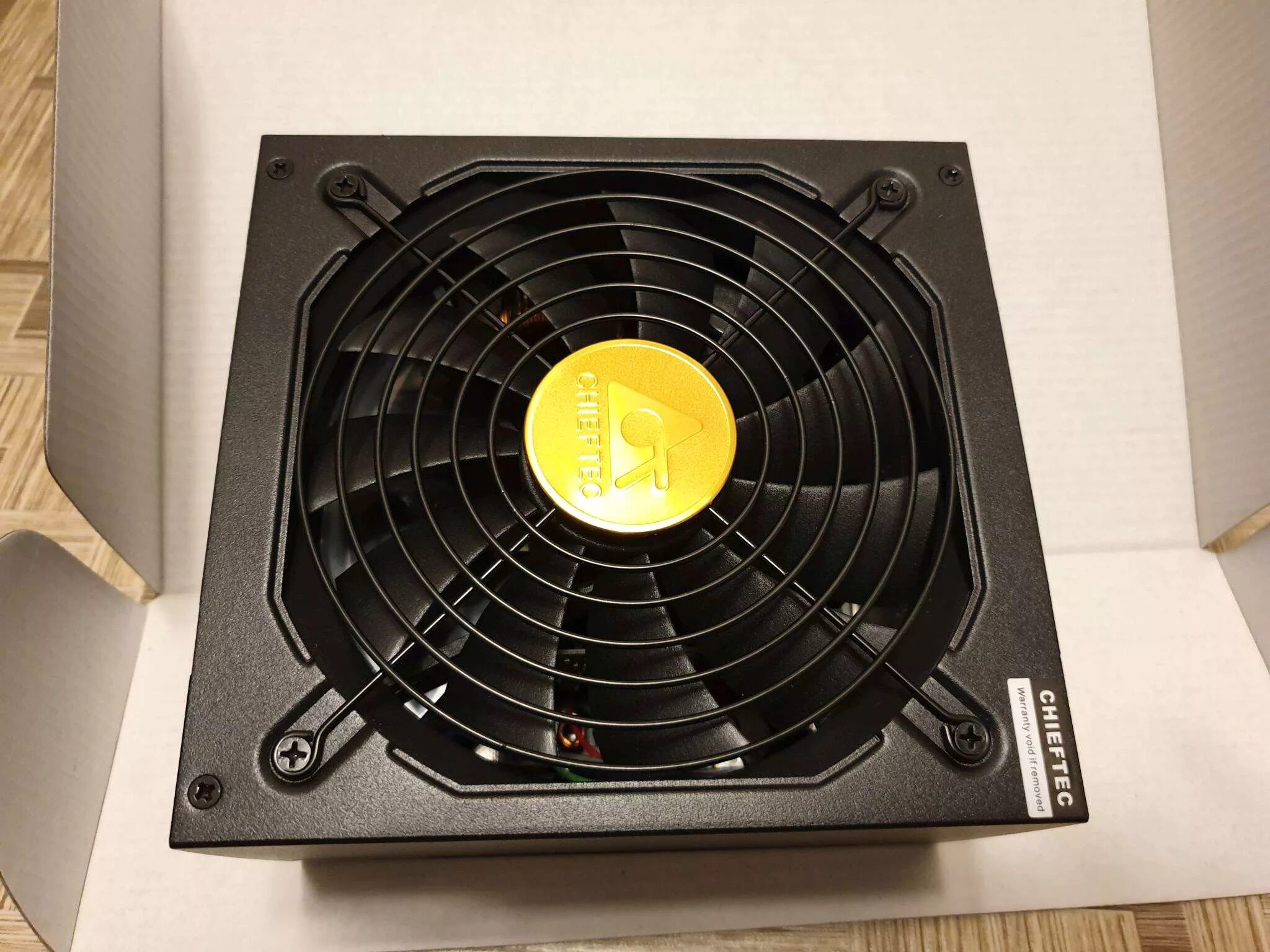 Chieftec bdf 750c. Chieftec 750w. bdf-750c. блок питания чифтек 750. блок питания chieftec 750w bronze.