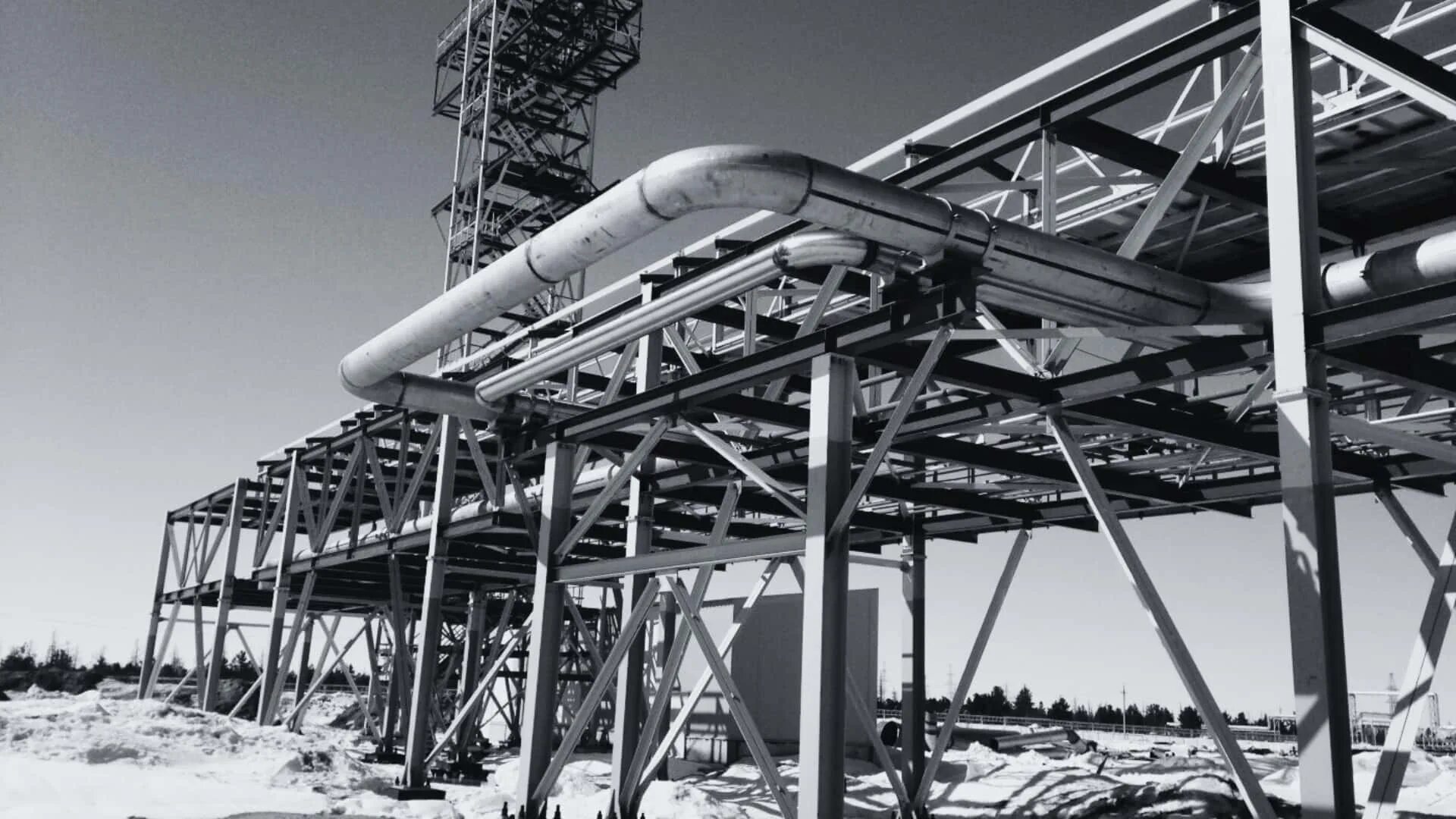 Проектирование эстакады под трубопровод. Эстакада трубопроводов. монтаж трубопровода на эстакаде. эстакада под трубопровод. эстакада технологических трубопроводов.