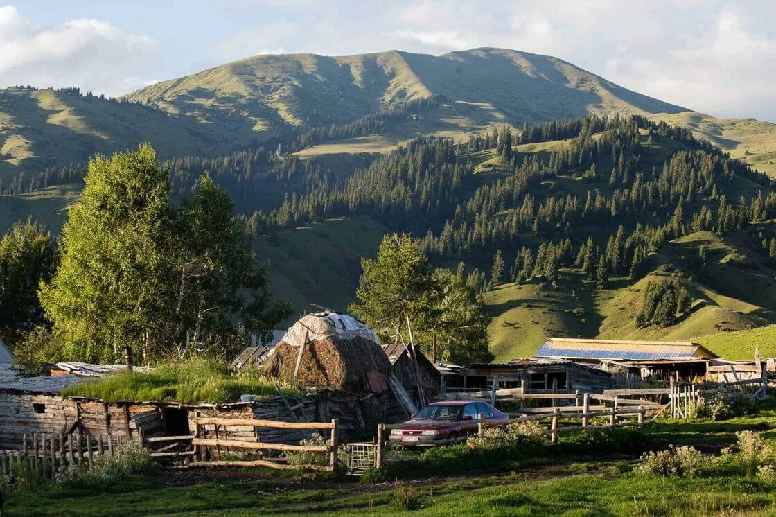 Поселки киргизии. Долина Жыргалан Киргизия. Река Джергалан Киргизия. Жыргалан Киргизия курорт. Шахта Джергалан Киргизия.