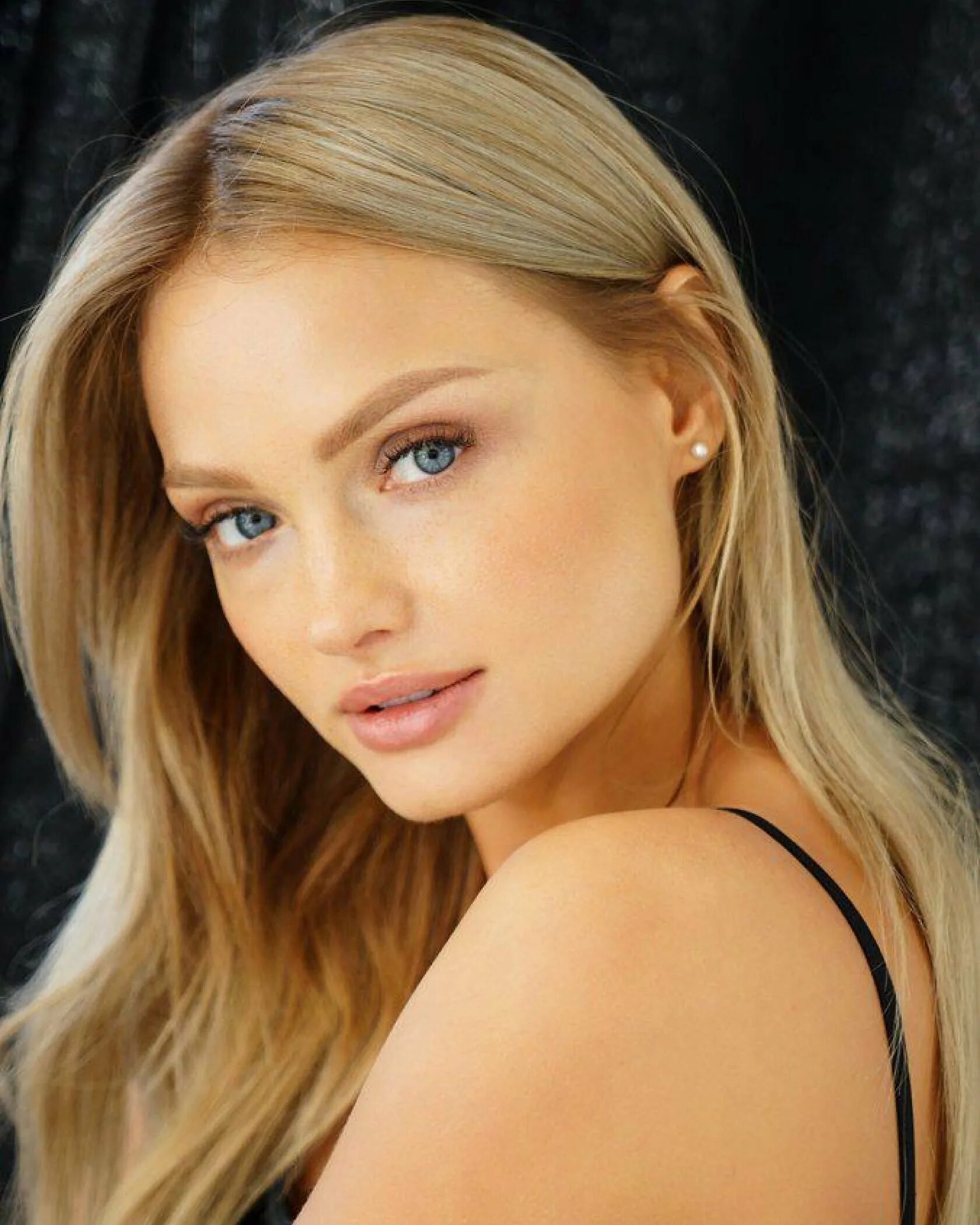 Модели рб. Модели рб. Ольга николаевна хижинкова. Виктория махота model. Фотомодели белоруссии.