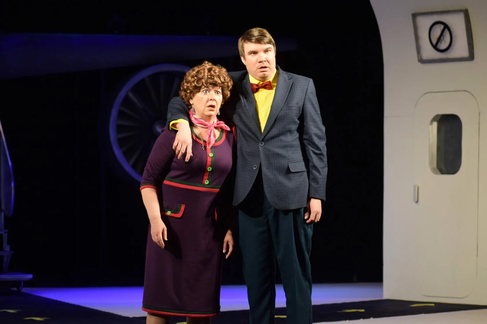 Омск пятый театр боинг боинг. Боинг-боинг спектакль. Екатерина климова боинг-боинг. Боинг-боинг спектакль тула актеры. Боинг боинг фф.