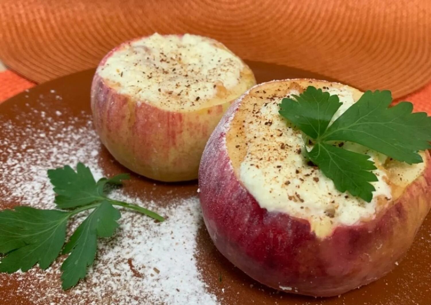 яблоко с творогом в микроволновке рецепт. суфле творожное запеченное. яблоко с творогом в микроволновке рецепт. суфле без творога. творожно фруктовое суфле.