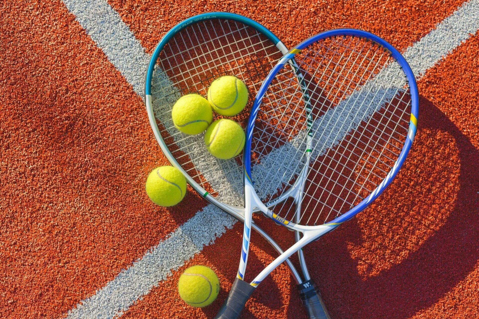 Большой теннис вк. Теннис корт Эстетика. Игра в теннис. Теннис ракетка и мячик. Тимофеева теннис.