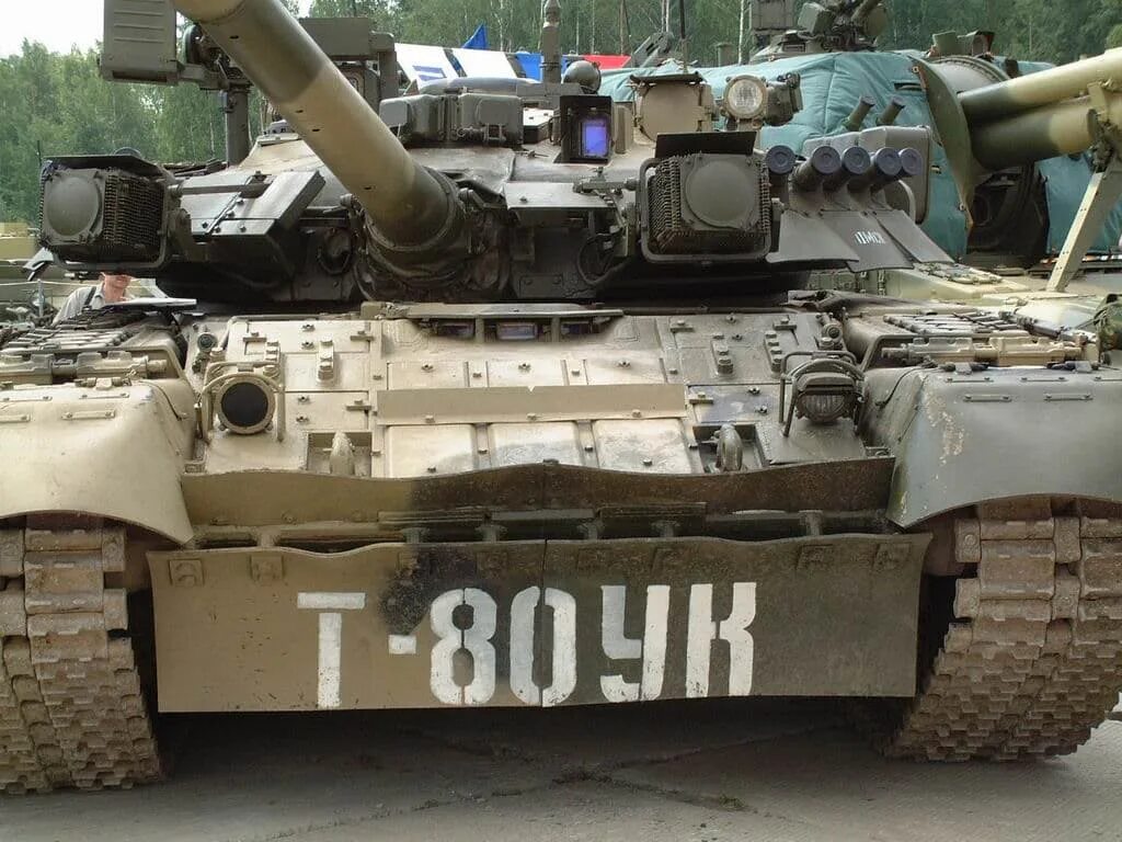 Танк т 80ук. Т-80ук. Т 80 УК вар Тандер. Т 80 выхлоп.