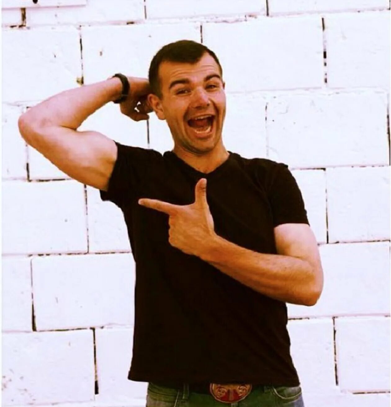 Полежайкин из папиных актер. Михаил казаков полежайкин. Михаил казаков полежайкин. Полежайкин из папиных актер. Илья полежайкин актер.