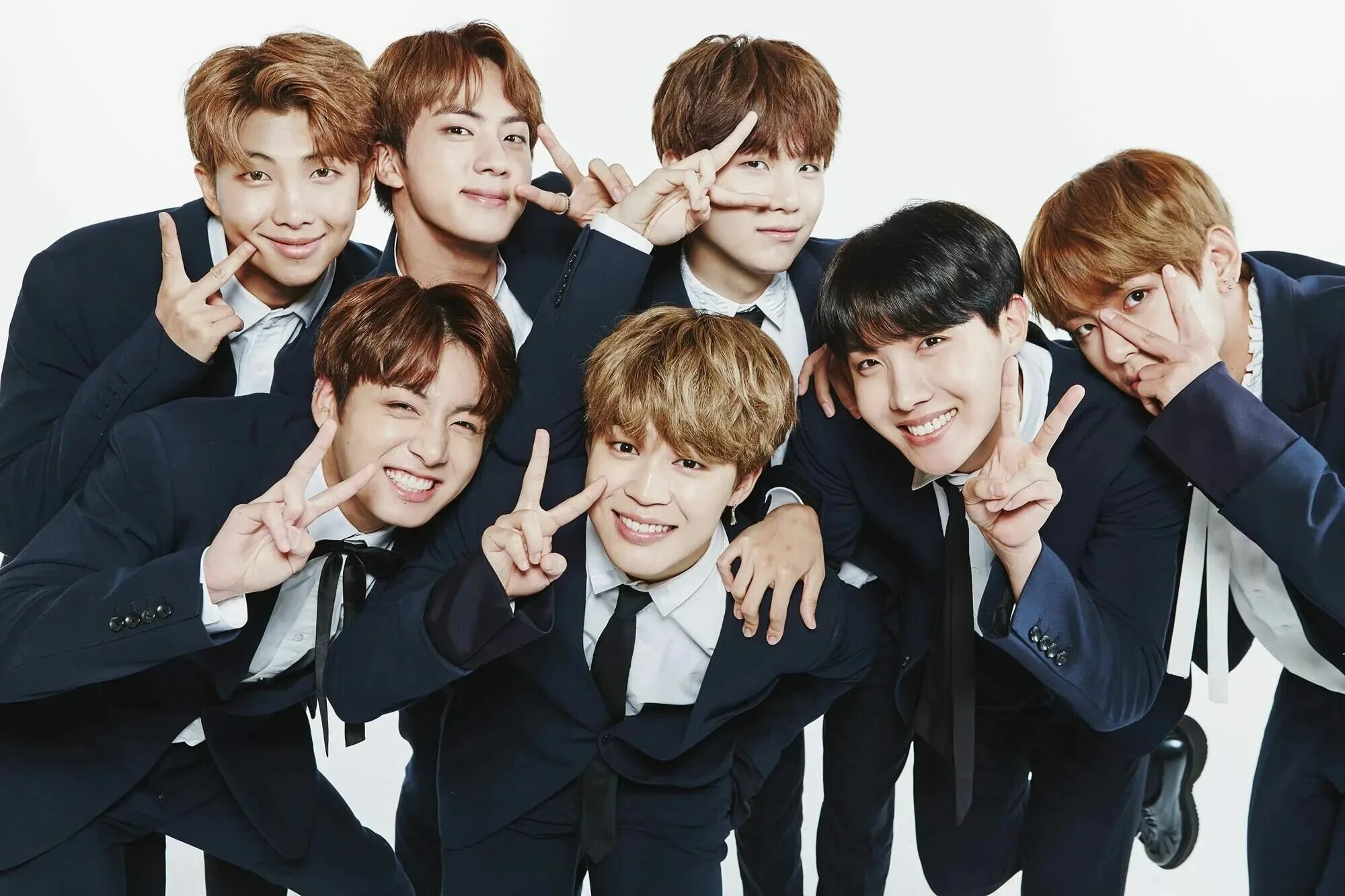 Bts end. Группа bts. группа бтс 2017. bts группа корейская. группа бтс вместе.