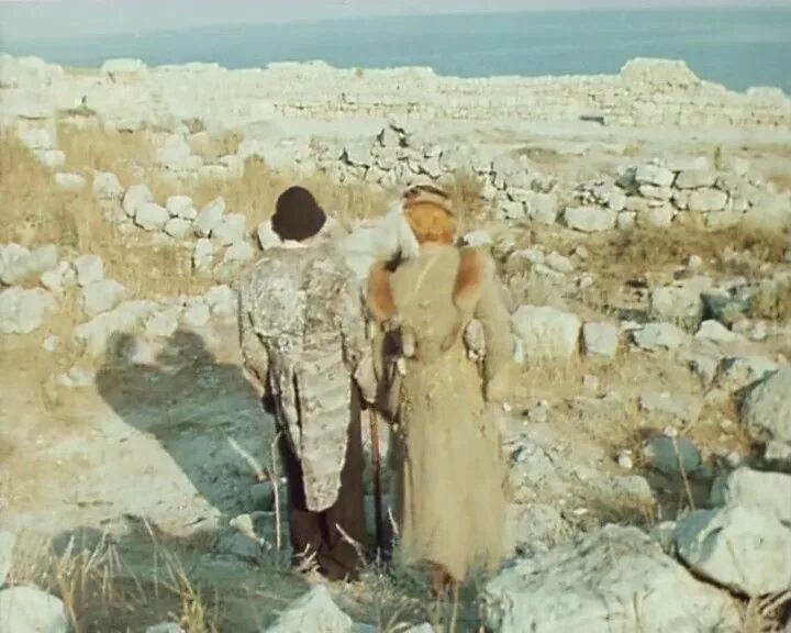 Где снимали буратино в каком городе. Байдарские ворота в крыму приключения буратино. Буратино диафильм 1953. Буратино 1975. Леонид владимирский диафильм буратино.