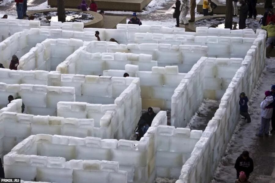 Ледяной лабиринт тарисленд. Aquamarine ледяной лабиринт. лабиринт из снега. лабиринт из льда. ледяные блоки.