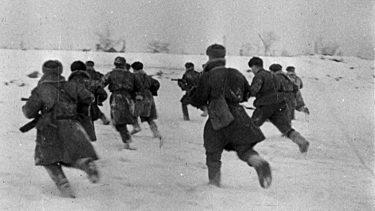 Блокада 1942 год. Блокада Ленинграда август 1941. Блокада Ленинграда расстрел. Блокадный Ленинград зима 1941.