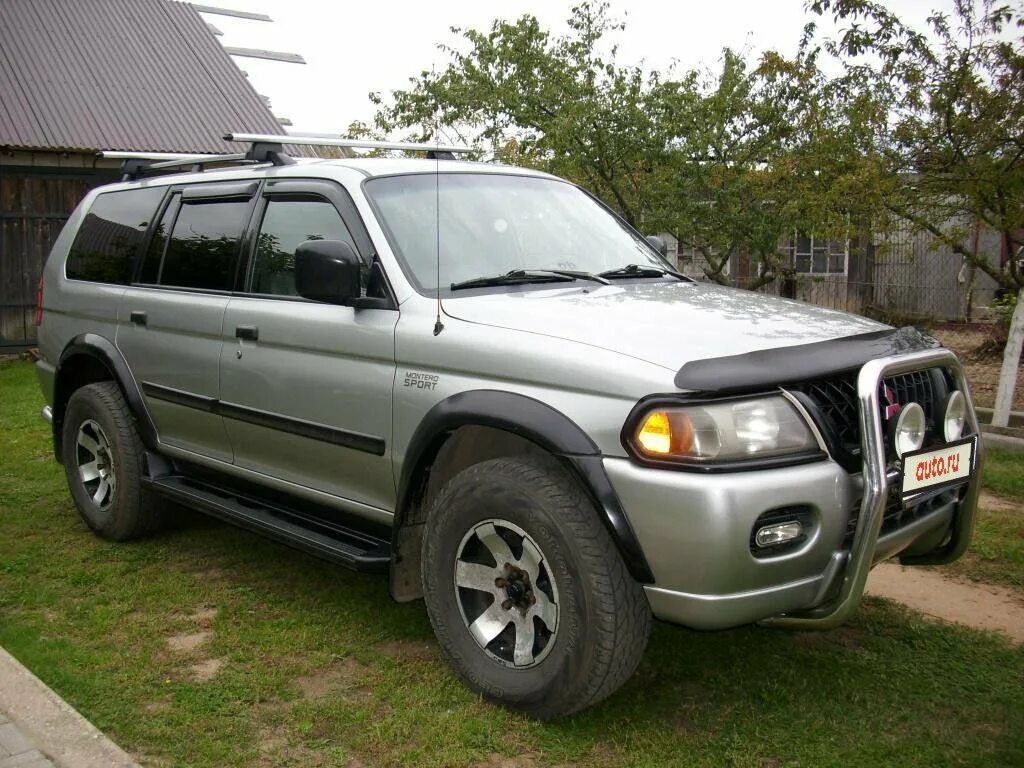 Pajero 2000 год. Montero Sport 2000. Мицубиси Паджеро спорт 2000 года. Митсубиси Монтеро 2000г. Митсубиси Монтеро спорт 2000г.