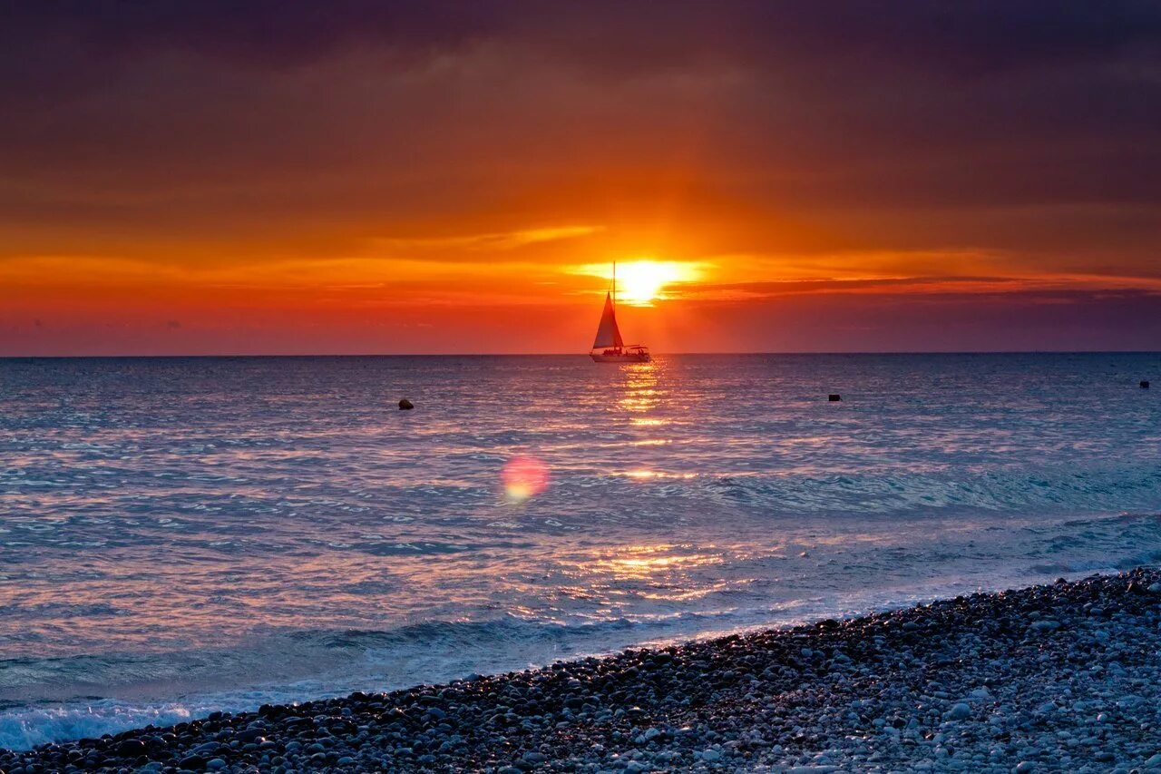 Свадебная фотосессия на море. Фирвальдштетское озеро ночью. Ночь на берегу. Коктебель крым набережная вечером. Отпуск у моря.