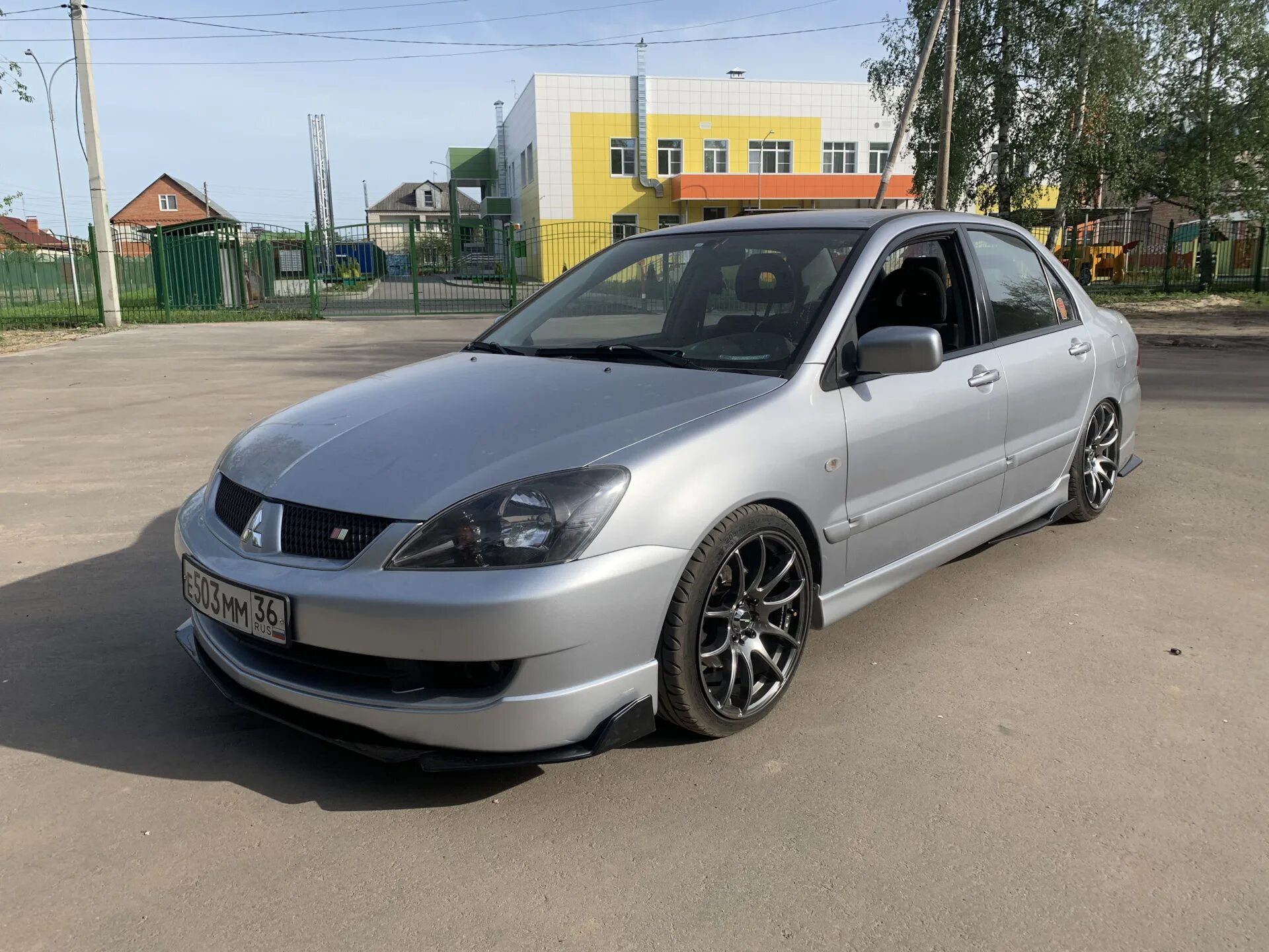 Mitsubishi lancer 9 кузов. Лансер 9 2.0. Лансер 9 2005. Митсубиси Лансер 9 2.0 2005. Мицубиси Лансер 9 в обвесе.