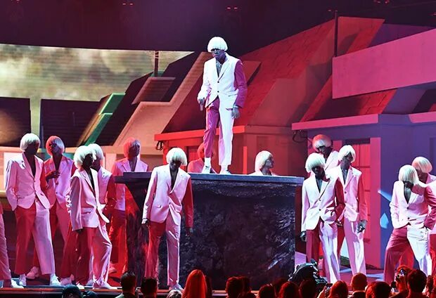 Перевод песни tyler the creator new magic. Тайлер new magic wand. tyler the creator new magic. tyler the creator grammy 2025 performance. tyler the creator new magic wand.