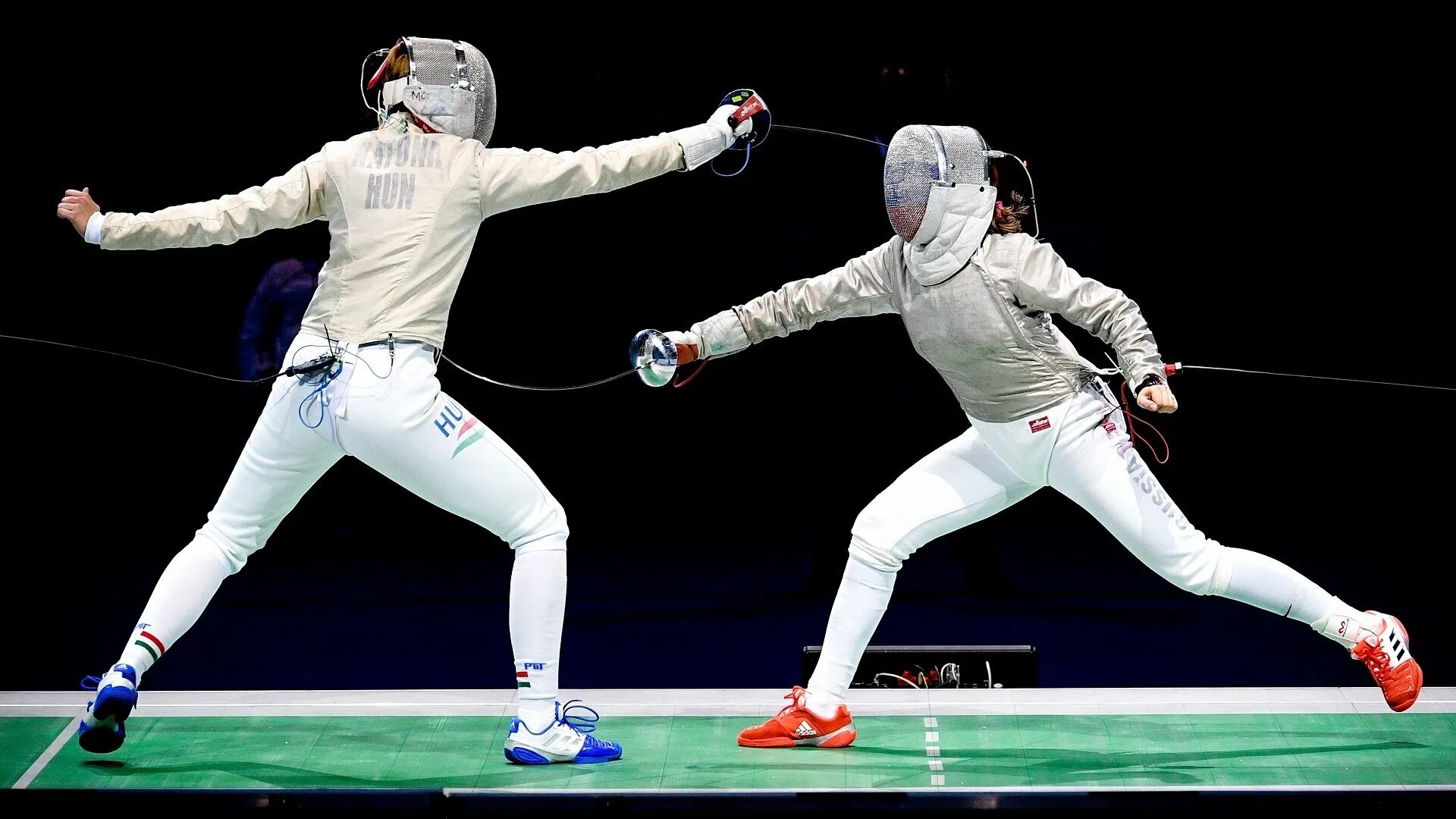 Фехтование олимпийские игры. Женская сборная россии по фехтованию. Фехтование беларусь. Ивана симич фехтование. Фехтование вид спорта.