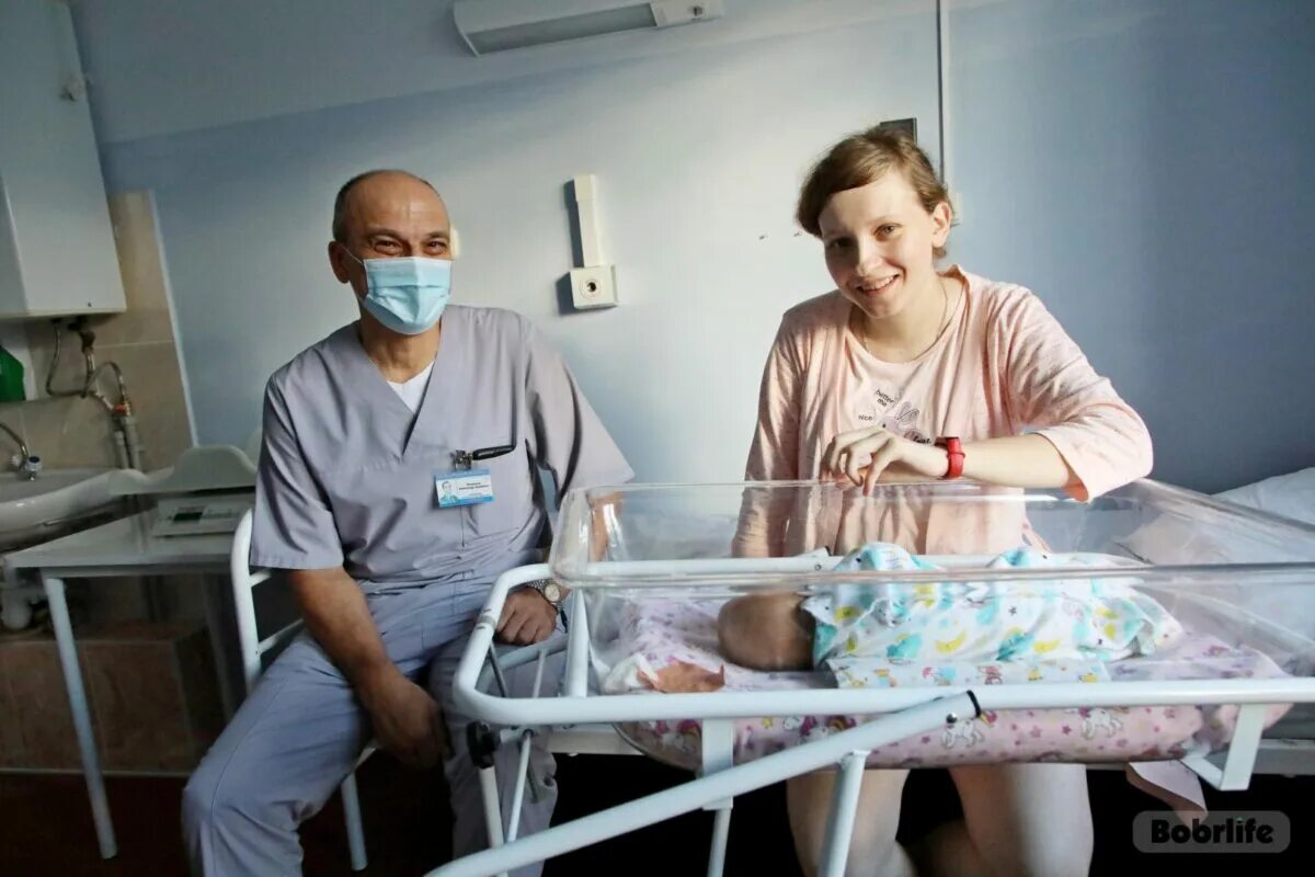 Роддом бобруйск. Бобруйский роддом. Фотосессия новорожденных в роддоме. Уз Бобруйский родильный дом.