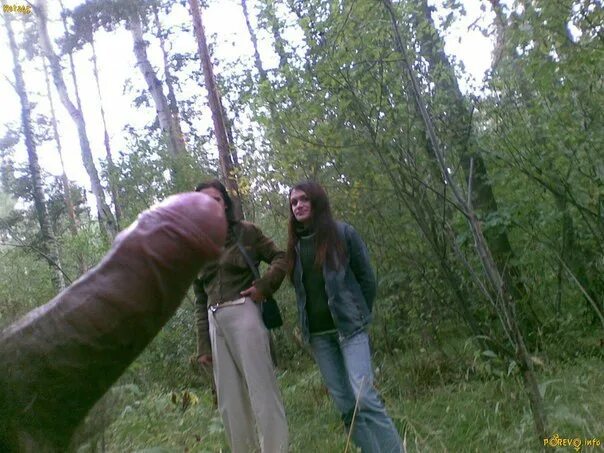 Дрочит В Лесу Перед