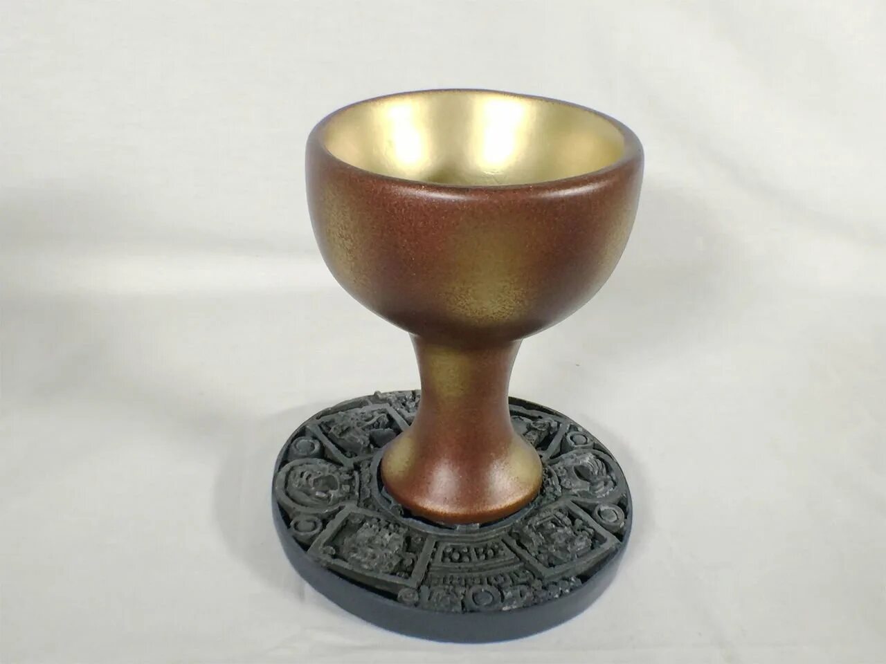 Чаша грааля. Чаша грааля. Святой грааль. Святой грааль чаша господня. Чаша грааля это.