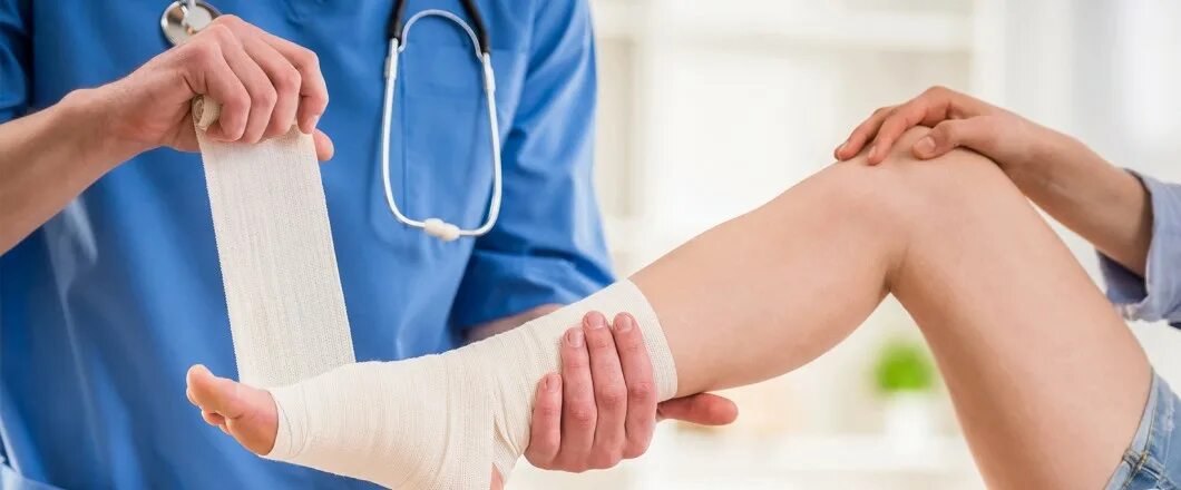 Реабилитация конечностей. Реабилитация спортсменов. Массаж голеностопного сустава. Реабилитация после перелома. Реабилитация после перелома.