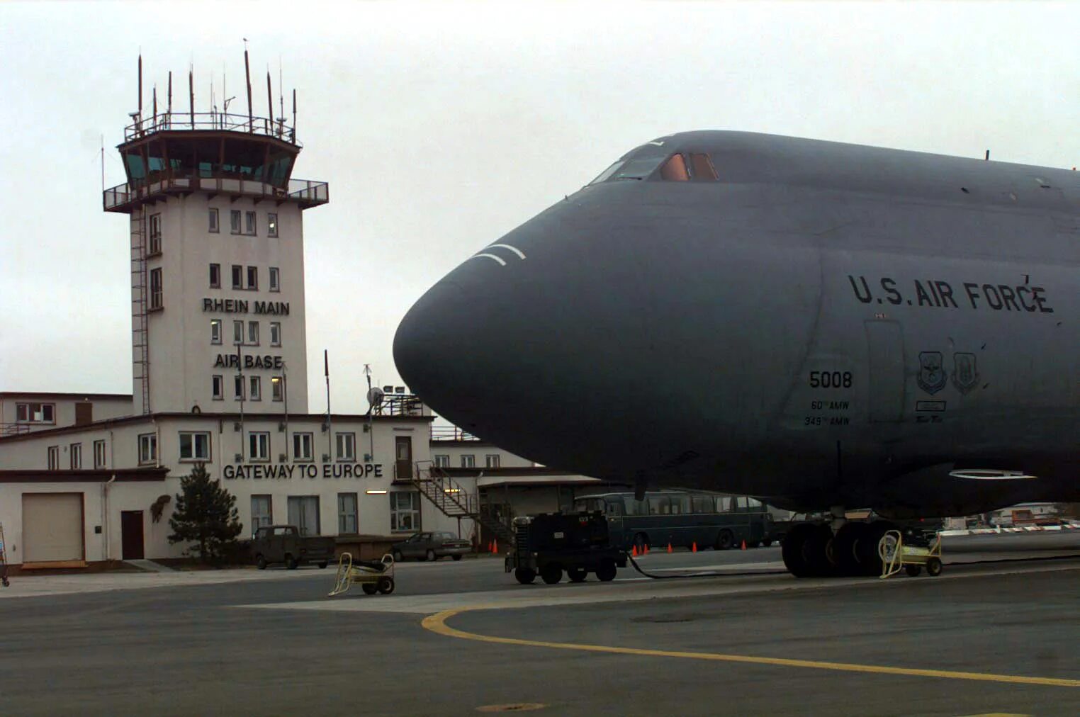 Военная база во Франкфурте на Майне. Travis Air Force Base. Air Base Bitburg 1980s. Air Base Germany 1980s. Main air