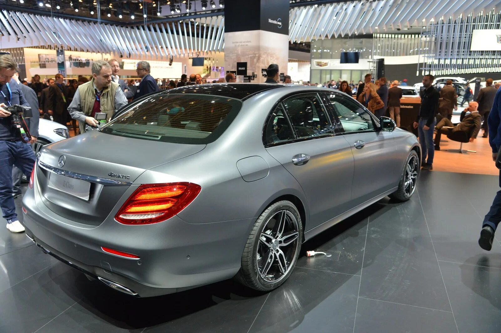 Е класс 2016 год. Mercedes e class 2016. мерседес е 2016. мерседес e класс 2016. мерседес с класс 2016.