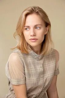 Невский даңғылы бойында жыныстық қатынасқа түскен жас жұп. Видео 26 тамызда жарияланған.