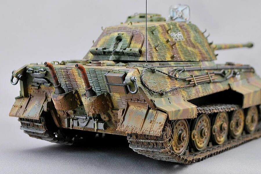Takom tiger. Танк тигр циммерит. tiger 2 porsche 1/35. цемерит королевский тигр. менг циммерит тигр 2.