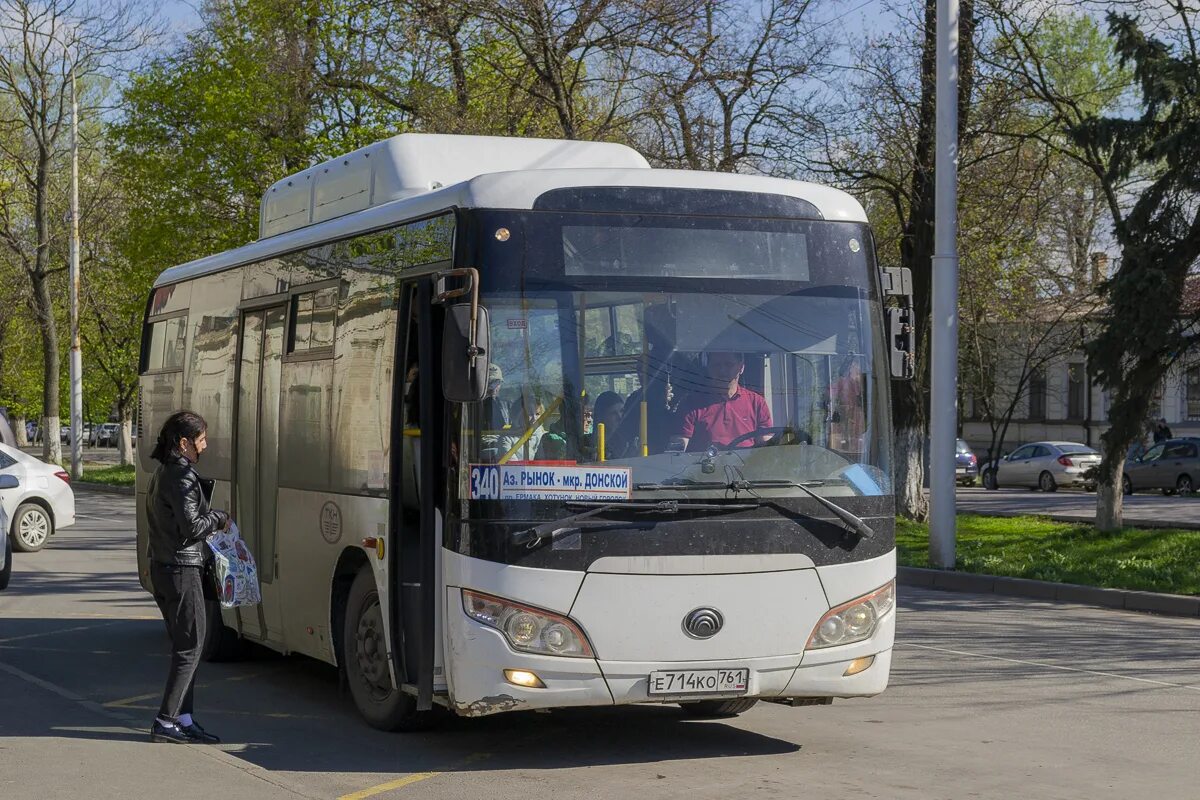 Автобус новочеркасск ростов главный. Ютонг автобус. Автобус Новочеркасск. Общественный транспорт Новочеркасск. Автовокзал Новочеркасск.