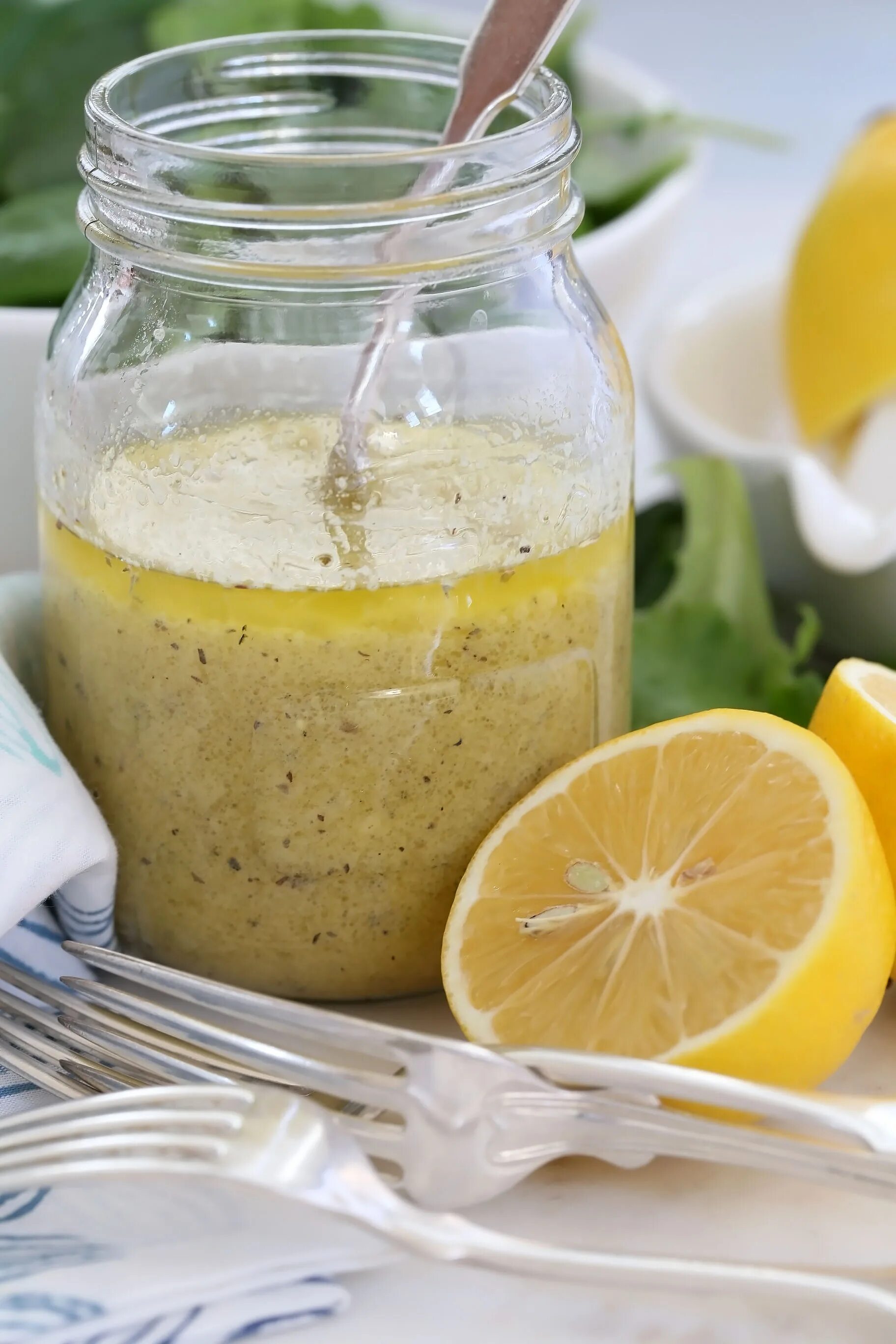 Лимонный сок блюда. Лимонный сок блюда. Лимоны маслом. Лимонный сок. Lemon vinaigrette.