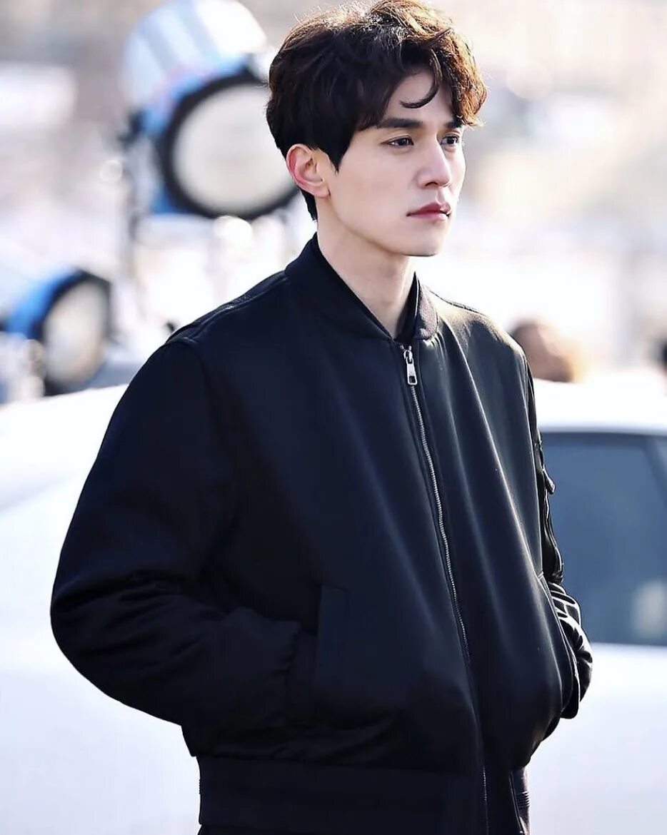 Ук дон телефон. Lee dong Wook. Lee dong Wook 2020. Ли Дон УК (Lee dong Wook). Lee dong Wook 2021.