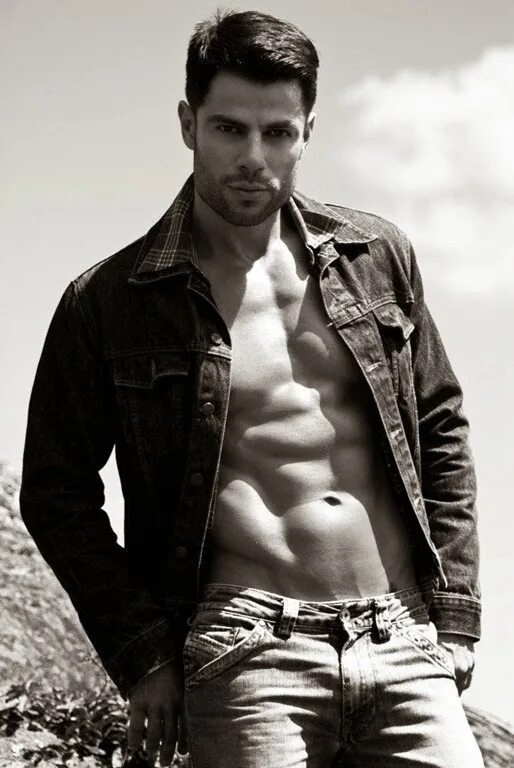 Красивый мачо. Брутальный мужчина. Парень мачо. Парень мачо. Брутальный мачо.