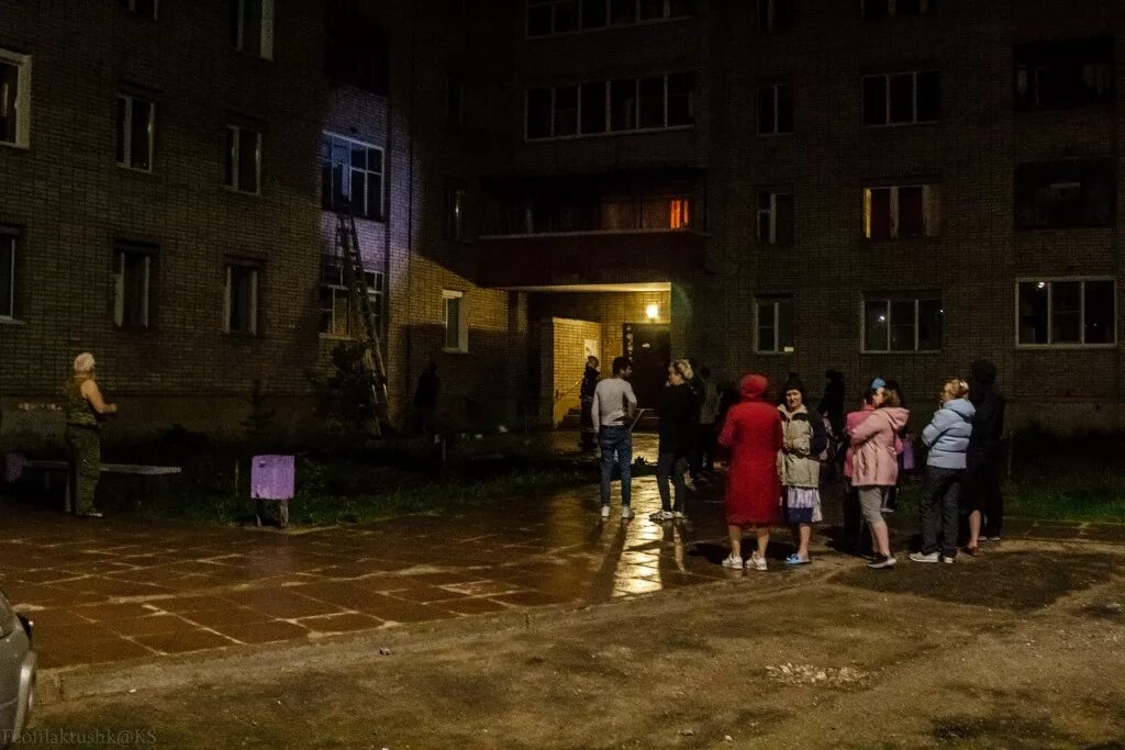 Вчера ночью сколько был. Ночной глазов. глазов ночью. глазов город ночью. город глазов ночью фото.