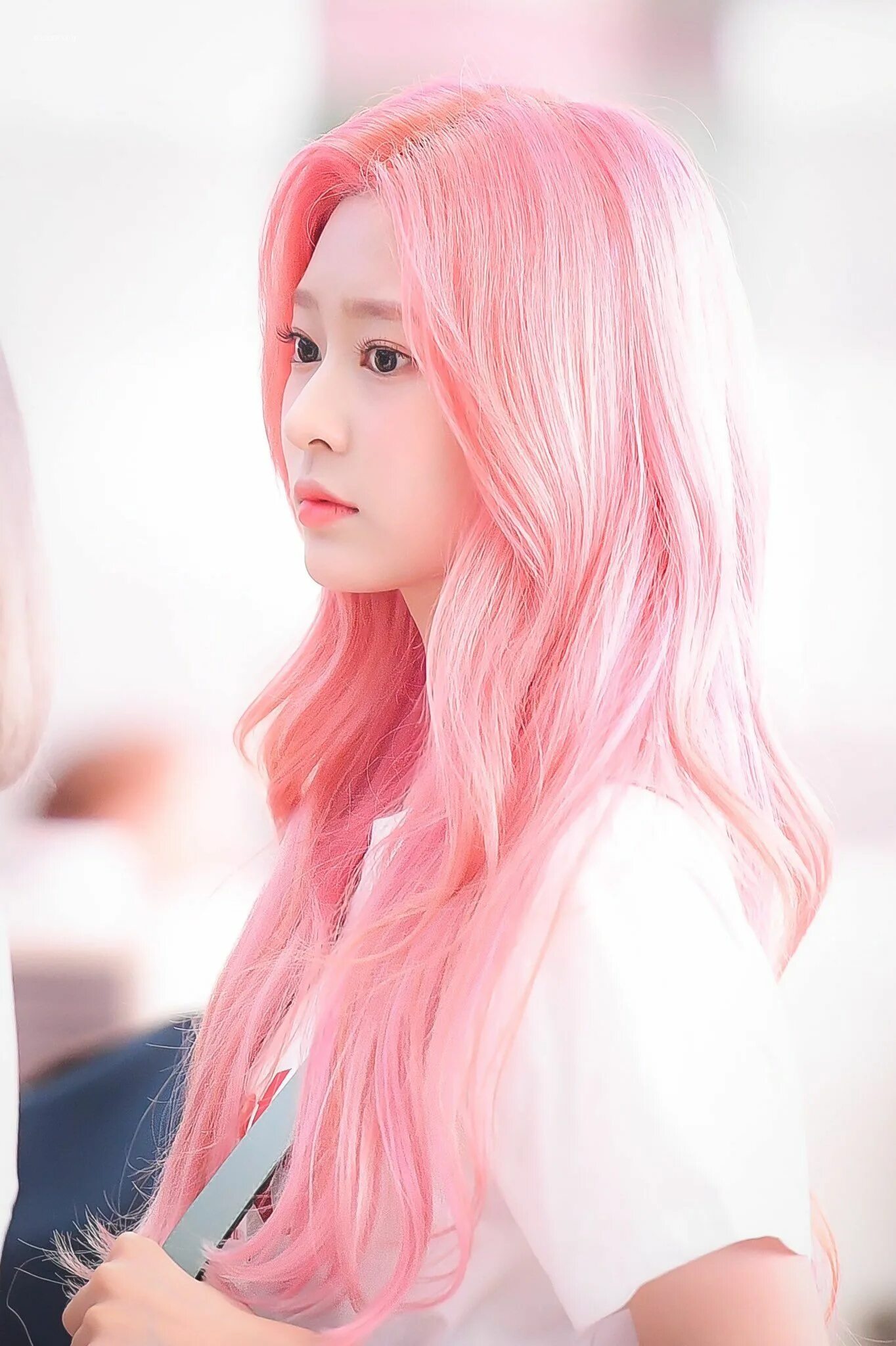 Минджу Izone. Пинк кореян. Minju Pink hair.