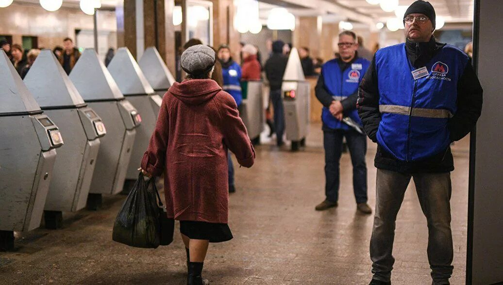 работа охранник в метро в москве. гбр московского метрополитена. служба безопасности мос метро. служба транспортной безопасности московский метрополитен. служба охраны метрополитена.