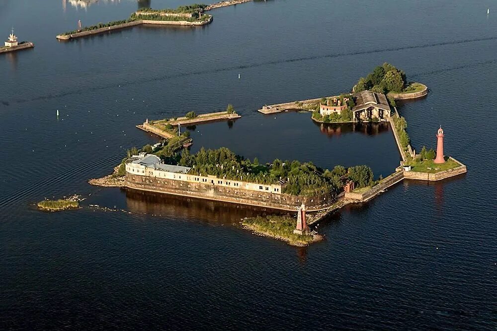 Петровский остров спб. Форт кроншлот в кронштадте. Остров фортов в кронштадте. Форт петр кронштадт. Остров петра петербург.